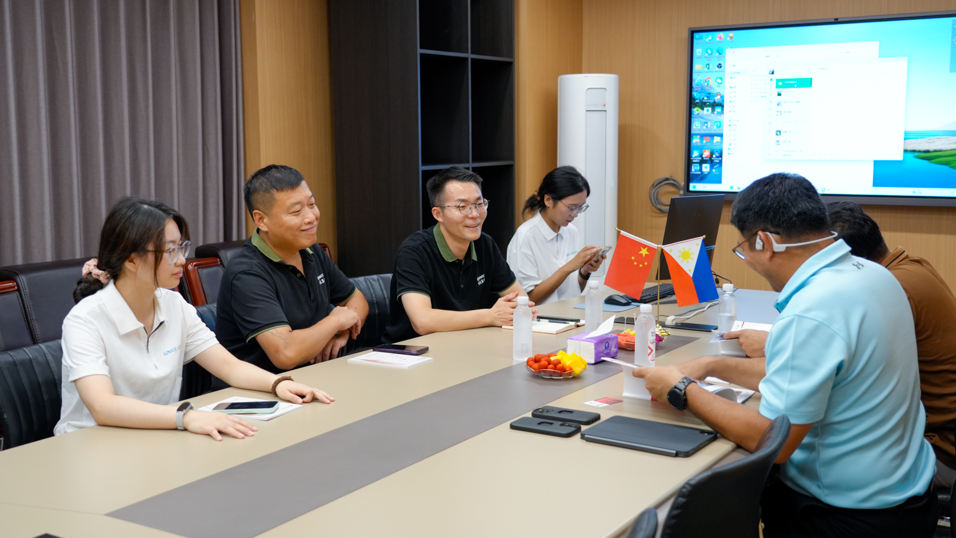 Philippine Customer Visits GNEE to Source SA179 Finned Tubes